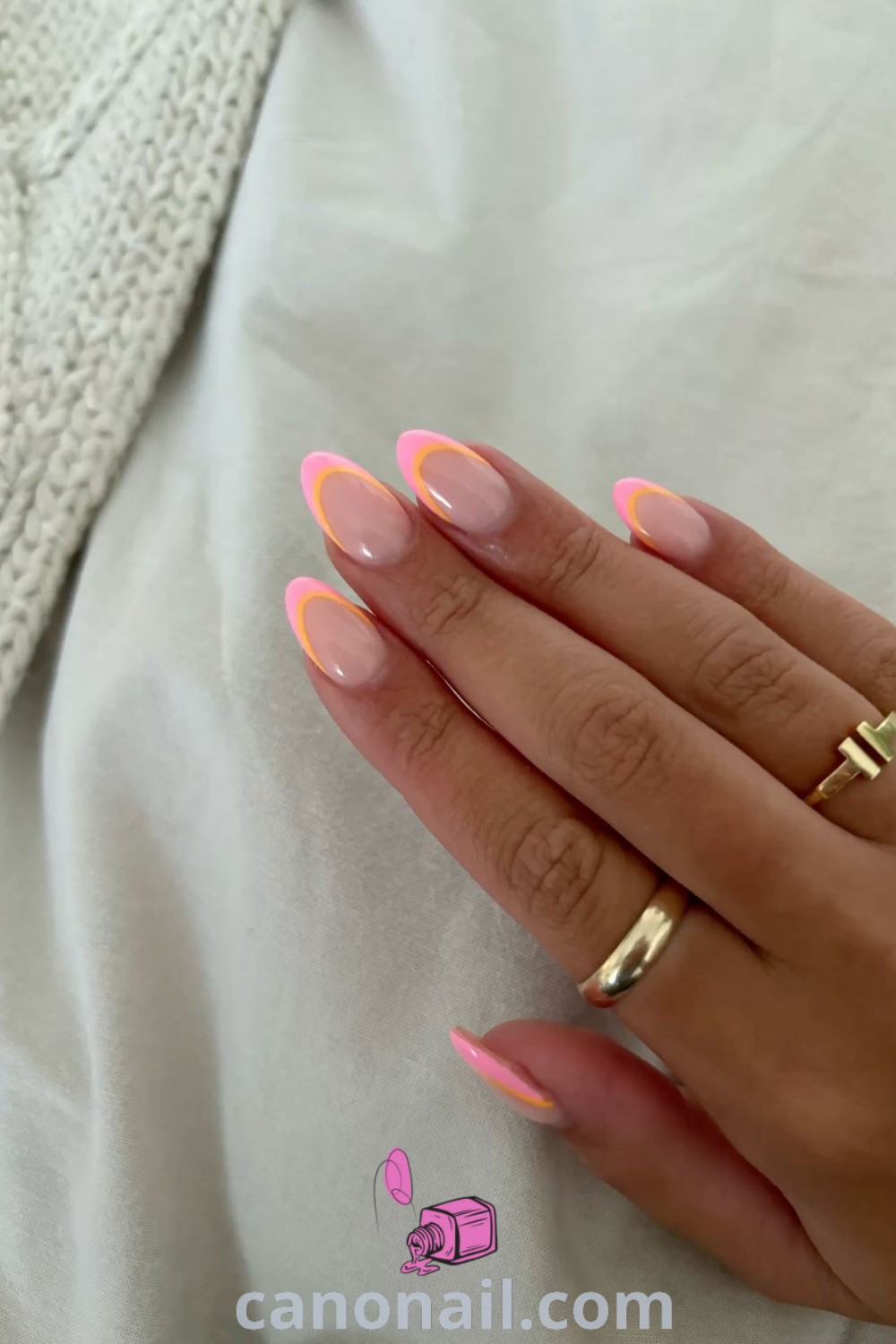 Spring nails featuring simple and cute almond designs with tropical themes for spring break. Trendy nail inspiration with elegant colors, ideal for a fresh, beautiful manicure. Find more modern nail designs at canonail.com.